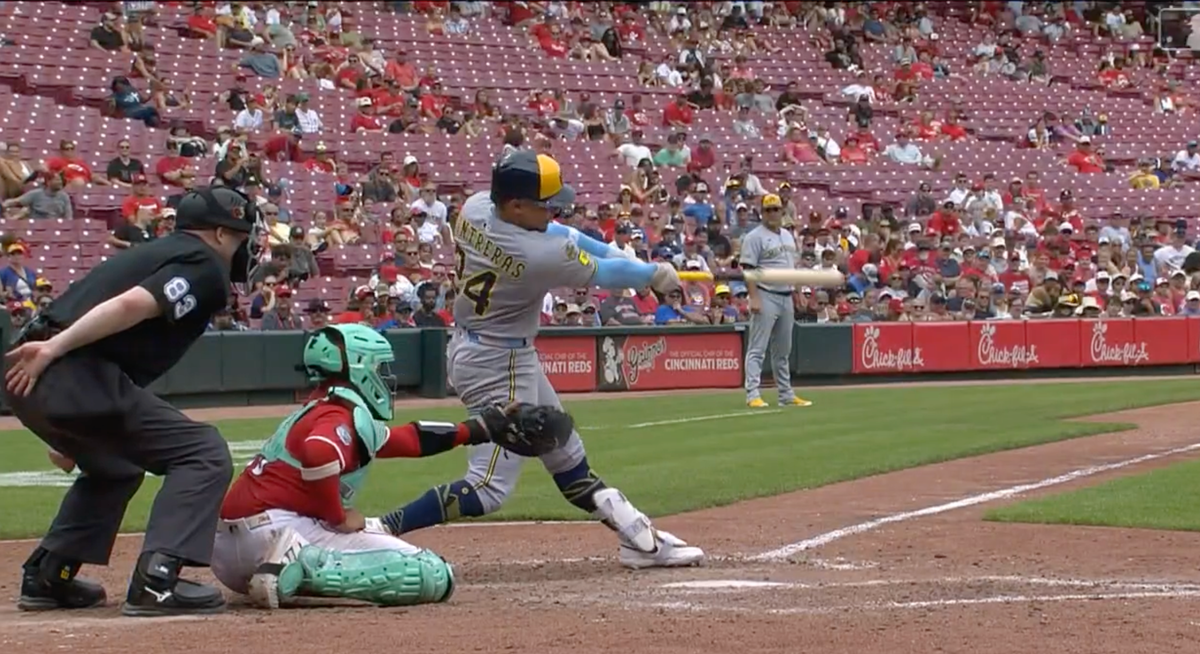 Covering the bases 8/17/2025: Reds 3, Brewers 2 (10 inn., streak ends at 14)